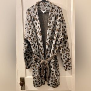 NWOT SWEATER Sz XL Cheetah print
